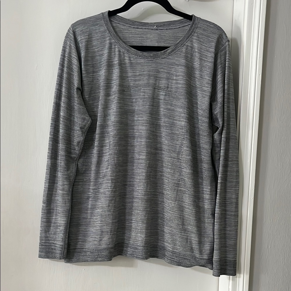 Lululemon Athletica Gray Long Sleeve Tee - Picture 3 of 6